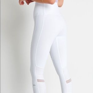 white alo yoga leggings